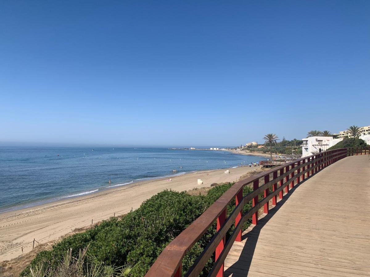 Lovely Beachfront Apartment In Calahonda Sitio de Calahonda المظهر الخارجي الصورة